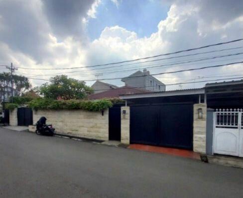 Jual rumah luas dan strategis di KomplekSamudra Indonesia,Jaksel