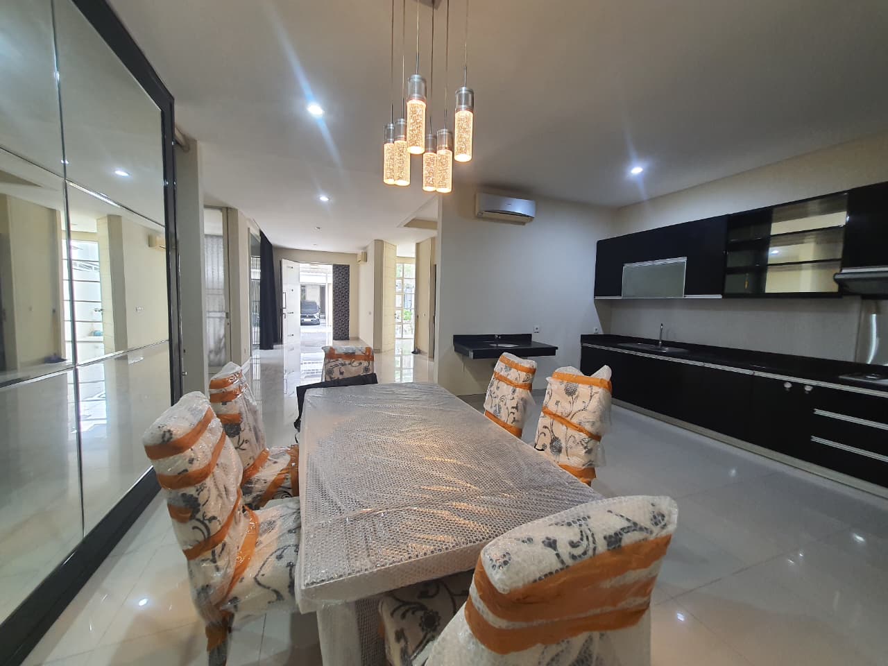 Jual Cepat Murah Rumah di Pakuwon Indah PF, Surabaya