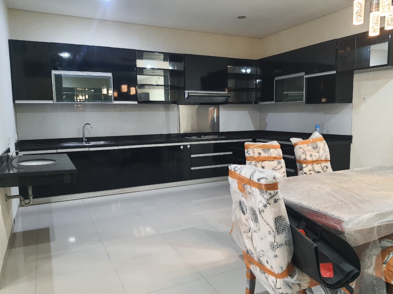 Jual Cepat Murah Rumah di Pakuwon Indah PF, Surabaya