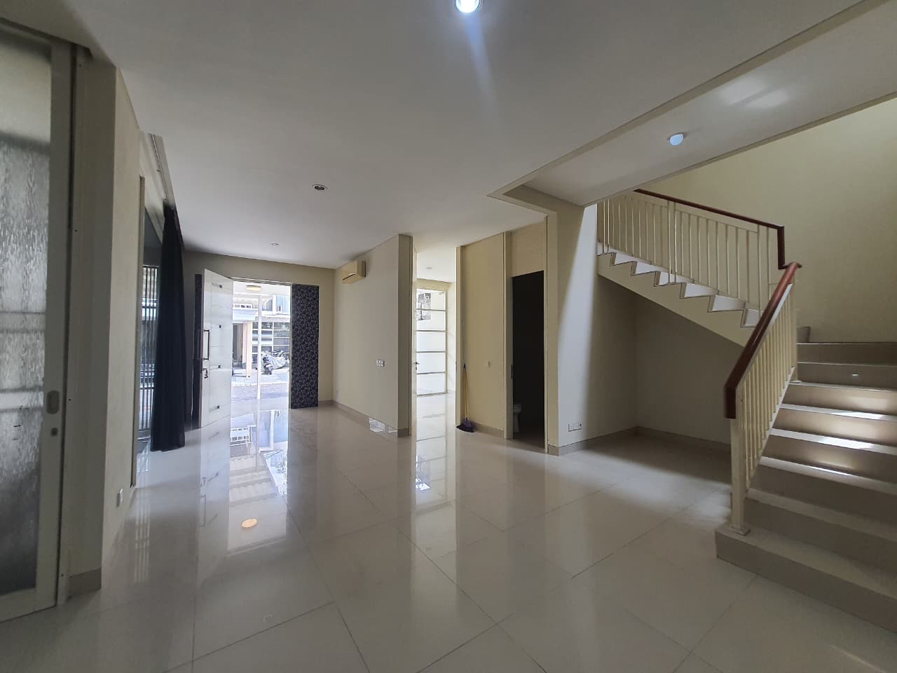 Jual Cepat Murah Rumah di Pakuwon Indah PF, Surabaya