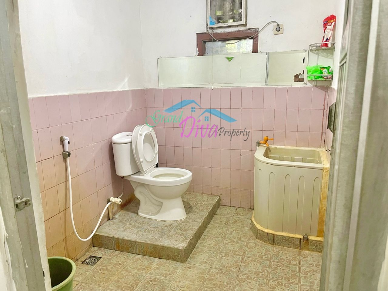 RUMAH DI KAYURINGIN JAYA BEKASI