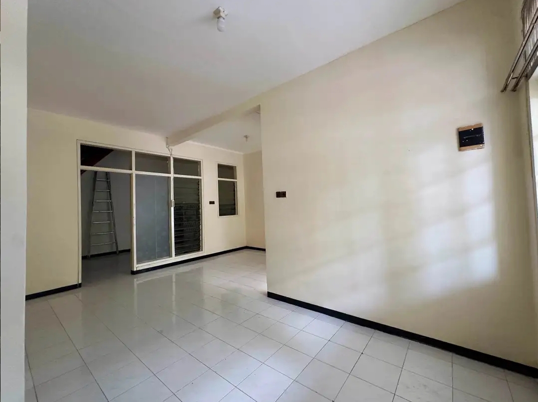 Jual Harga Bagus Di Rungkut Mapan Siap huni bagus 1,5 Lt SHM