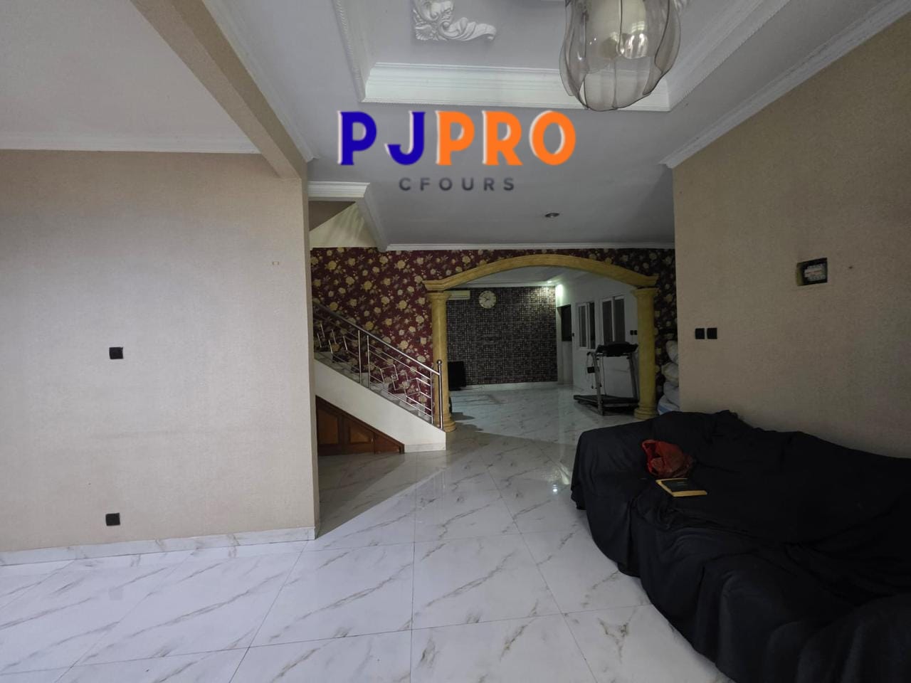 Dijual Cepat Rumah Area Bebas Banjir di Boulevard Hijau