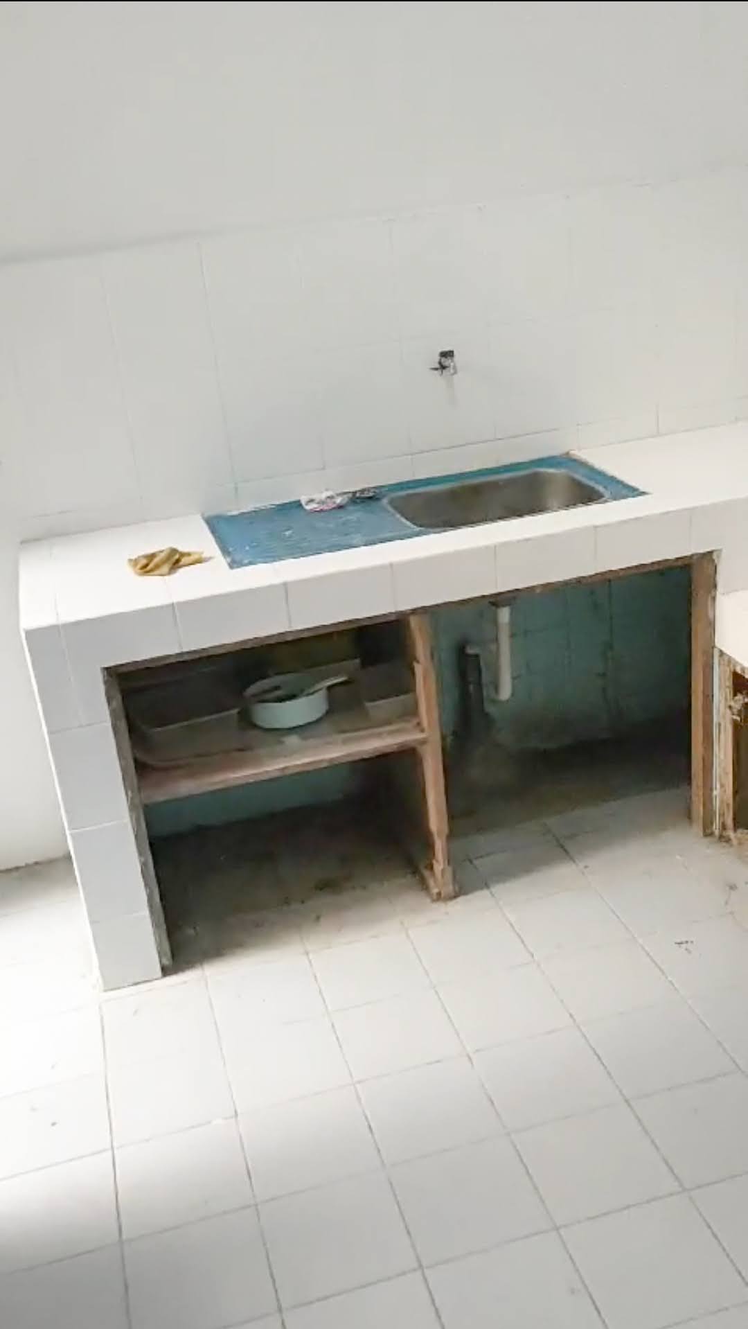 Sewa Rumah SIMPANG DARMO PERMAI SELATAN Surabaya