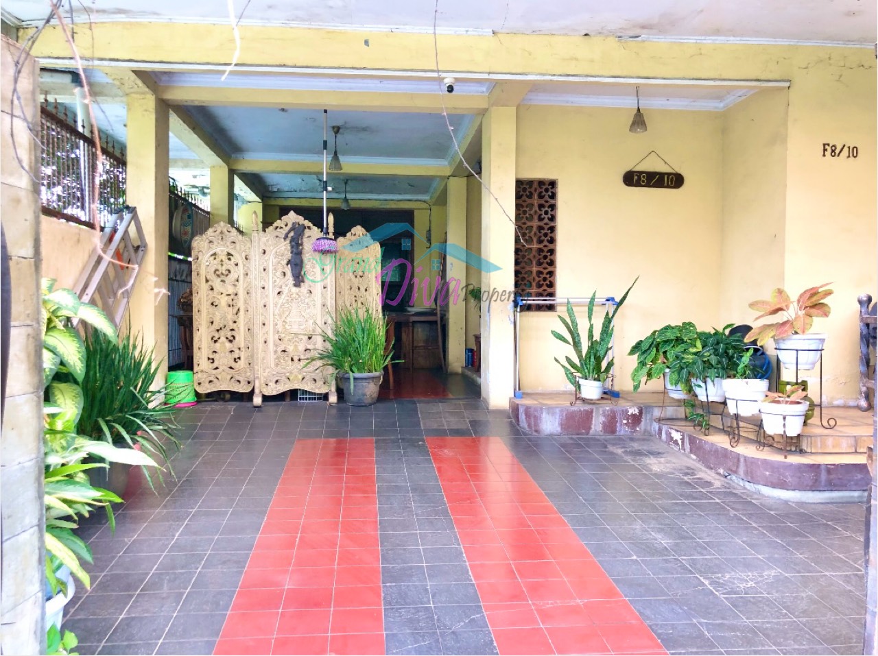 RUMAH HOOK BAGUS DAN LUAS DI JATIBENING ESTATE DEKAT STASIUN LRT