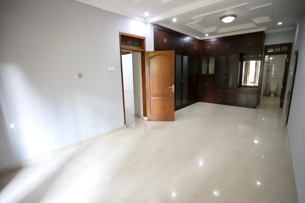 Jual Sewa Rumah Bisa untuk Kantor di Area Cilandak Dekat Citos,