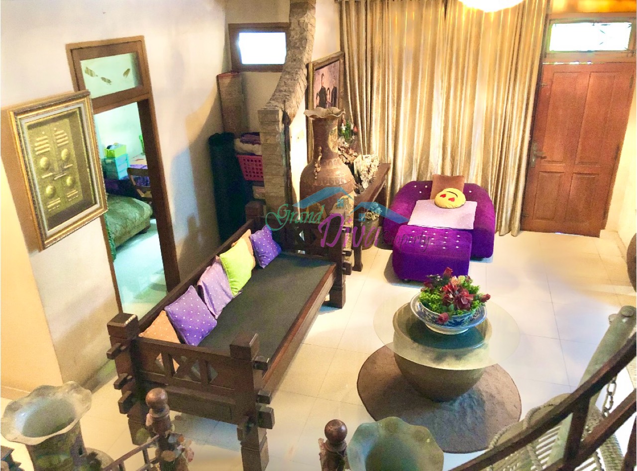 RUMAH HOOK BAGUS DAN LUAS DI JATIBENING ESTATE DEKAT STASIUN LRT