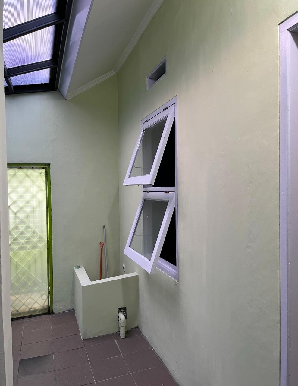 Rumah Minimalis akses bagus dekat Grand Depok City