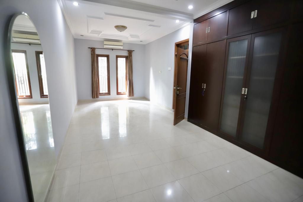 Jual Sewa Rumah Bisa untuk Kantor di Area Cilandak Dekat Citos,