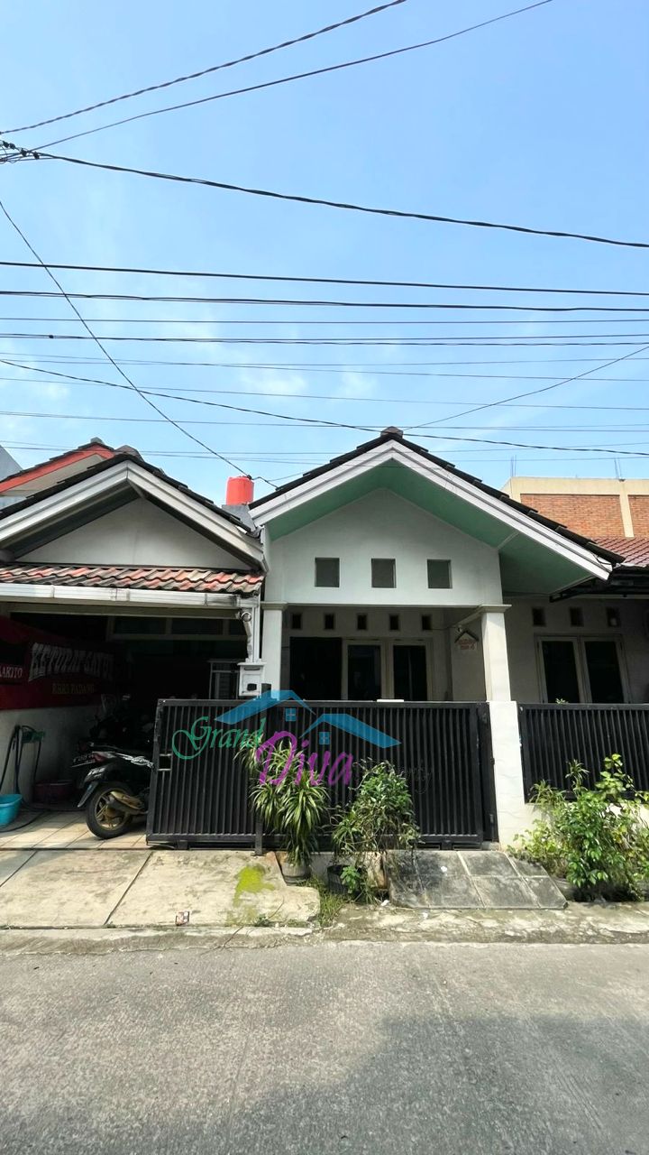 RUMAH DI PONDOK PEKAYON INDAH