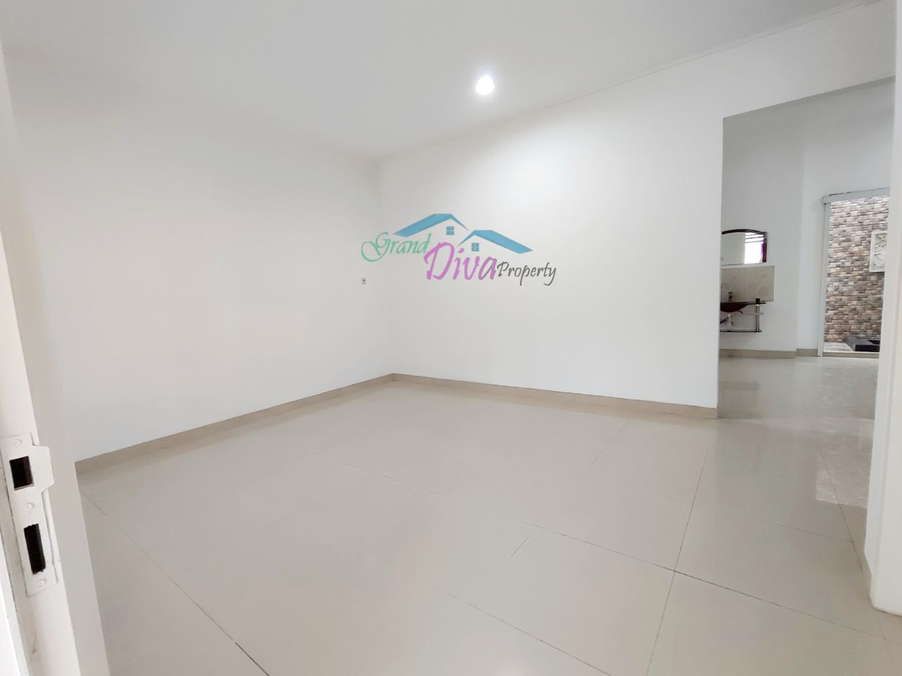 RUMAH BAGUS BARU DI RENOVASI DI PERUM GRAND SERPONG RESIDENCE 2