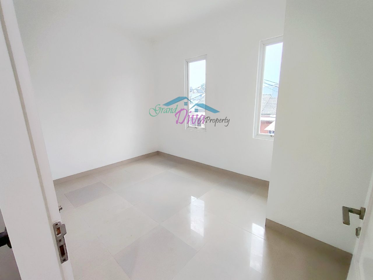 RUMAH BAGUS BARU DI RENOVASI DI PERUM GRAND SERPONG RESIDENCE 2