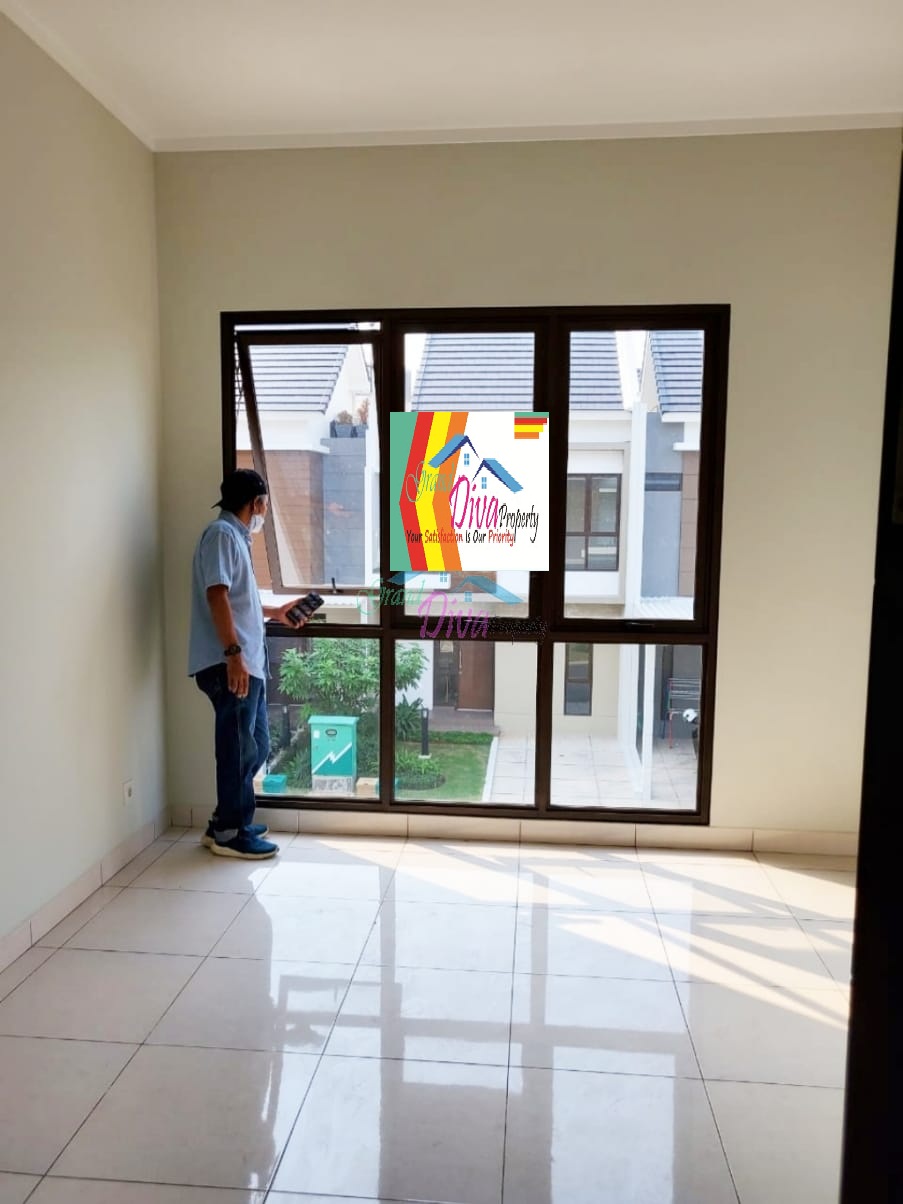 RUMAH DI CLUSTER SUMMARECON BEKASI