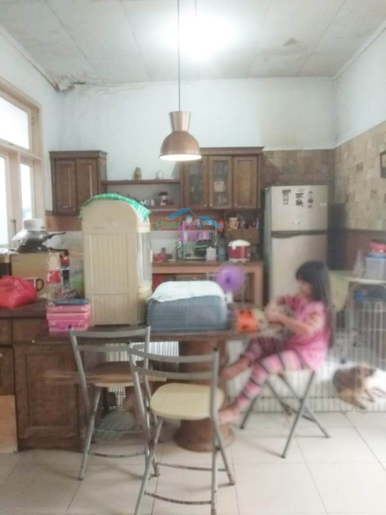 RUMAH DI TAMAN GALAXY