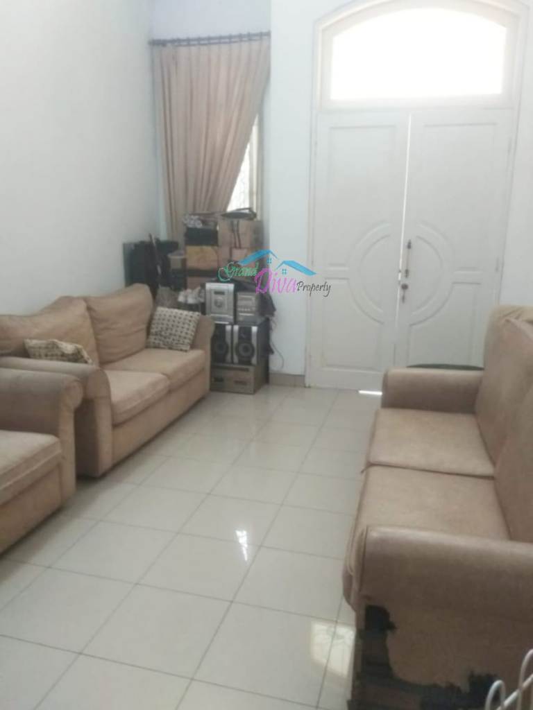 RUMAH DI TAMAN GALAXY