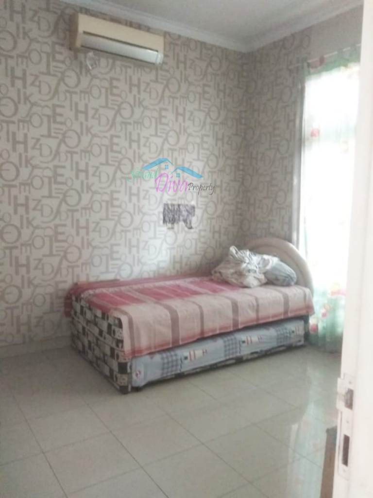 RUMAH DI TAMAN GALAXY