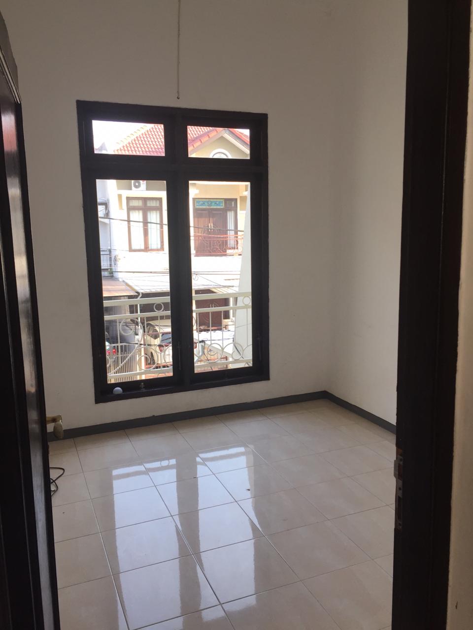 Jual Rumah 2 lt SHM di Graha Sampurna Indah Wiyung Bagus, dekat