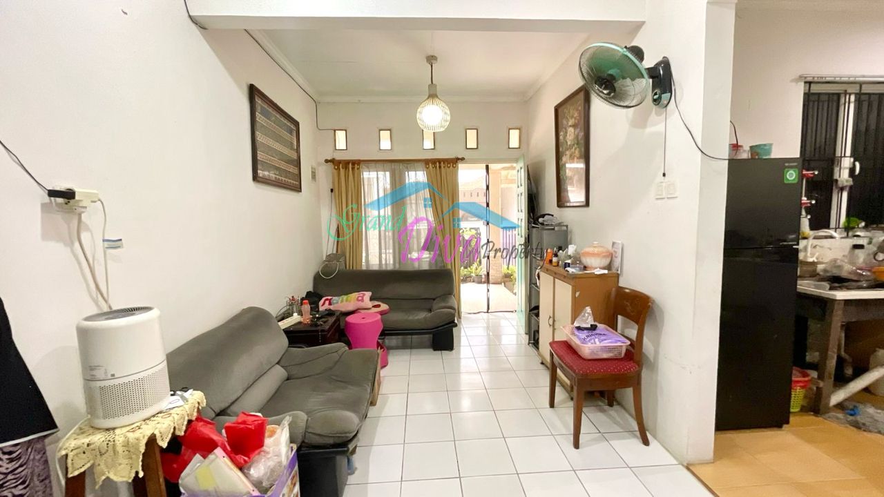 RUMAH DI PONDOK PEKAYON INDAH