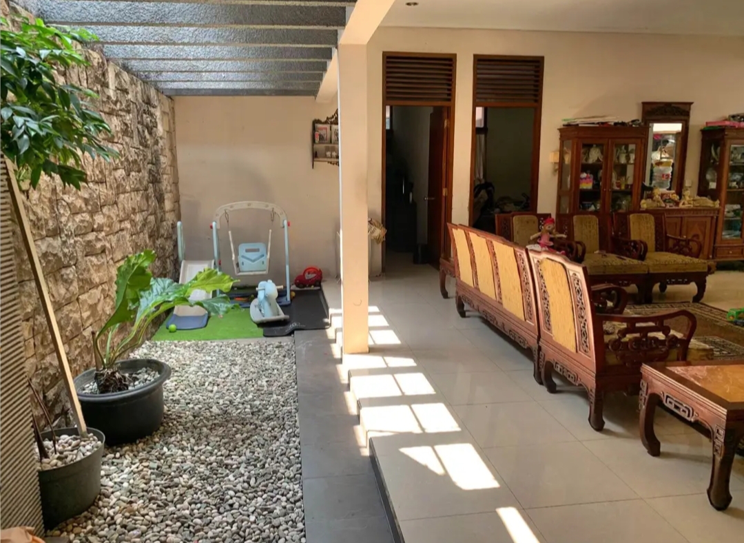 Jual Rumah 1 Lt SHM SIDOSERMO bagus dekat Plaza Marina