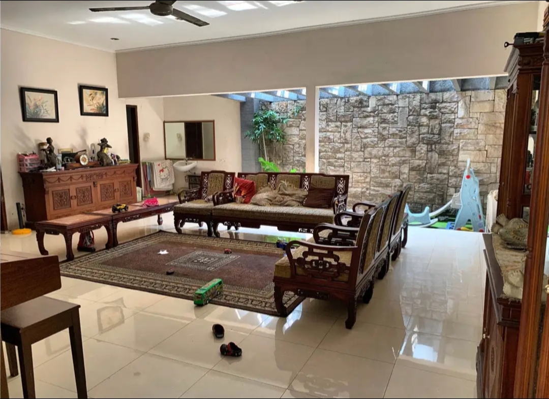 Jual Rumah 1 Lt SHM SIDOSERMO bagus dekat Plaza Marina