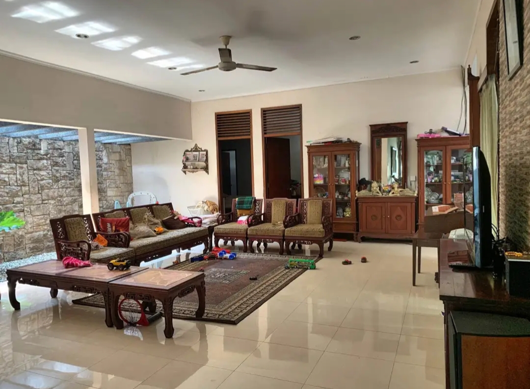 Jual Rumah 1 Lt SHM SIDOSERMO bagus dekat Plaza Marina