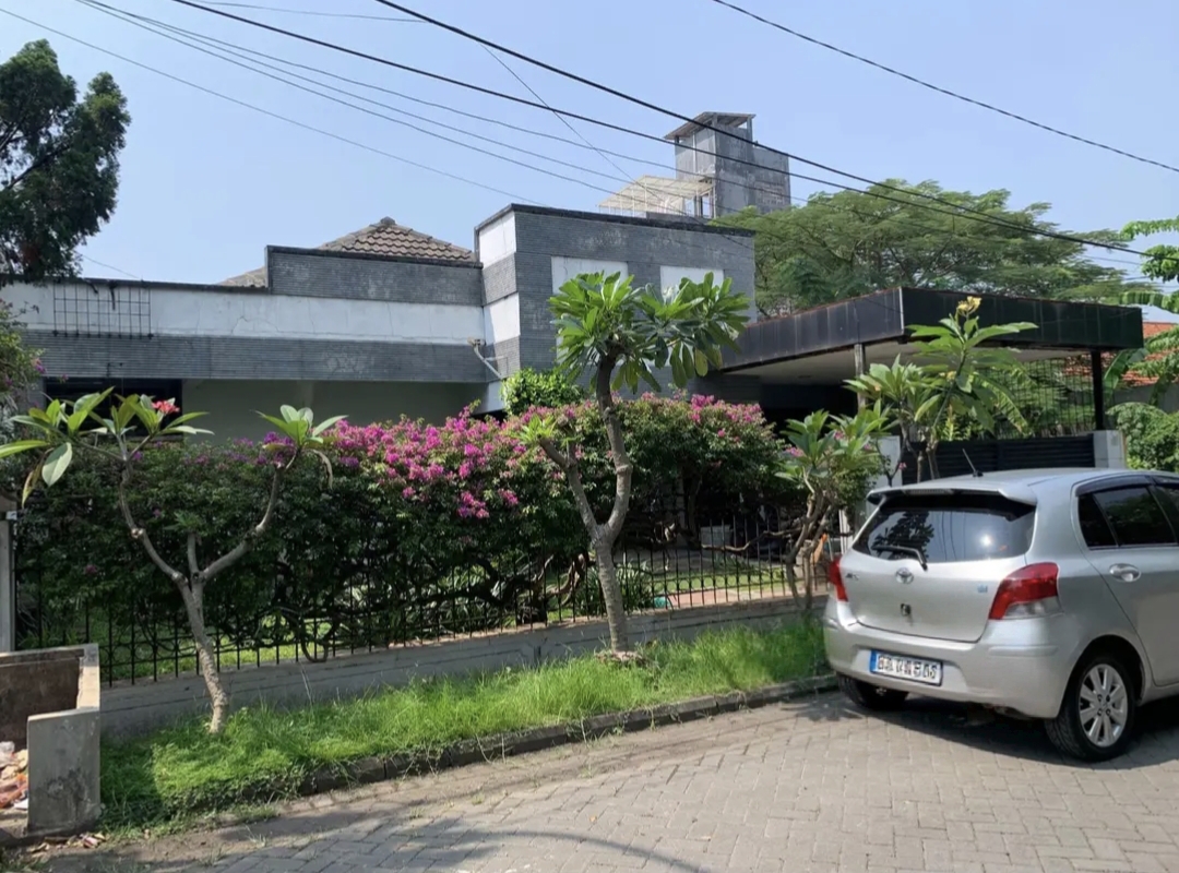 Jual Rumah 1 Lt SHM SIDOSERMO bagus dekat Plaza Marina