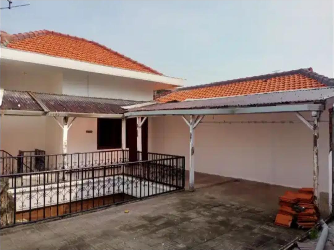 Jual Rumah Lokasi Premium Kertajaya Indah dekat Raya, cocok Kant