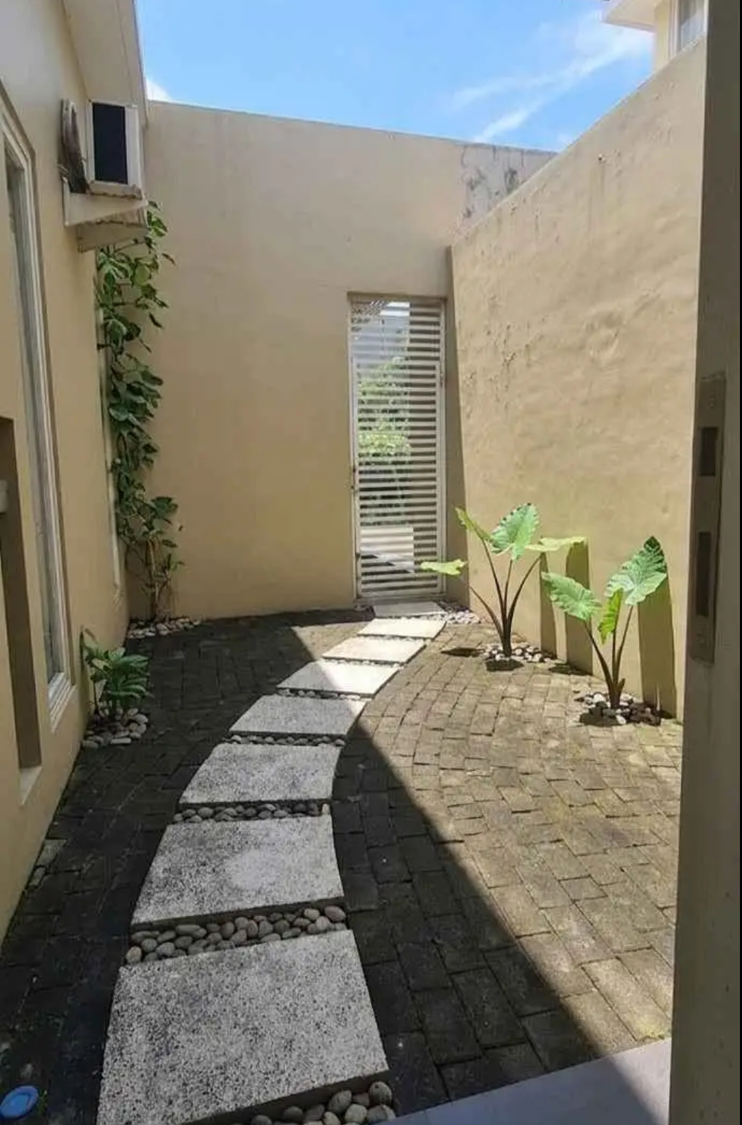 Jual Rumah Siap huni Green Hill Citraland Bagus 2 Lt Row 3 mobil