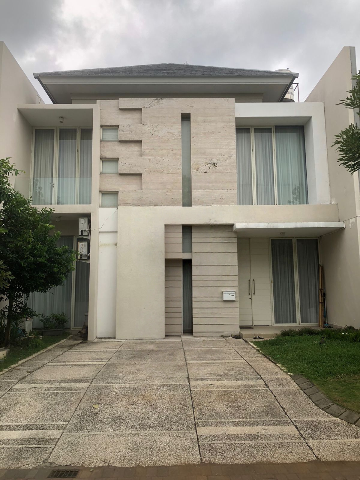 Jual Rumah Semi Furnish Cluster Malibu Pakuwon City dekat Mall