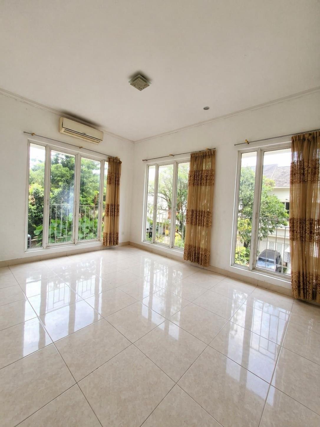 Rumah di sewakan di Bintaro sektor 9 Perumahan Emerald View