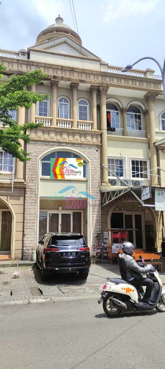 RUKO DI JALAN UTAMA GRAND GALAXY CITY