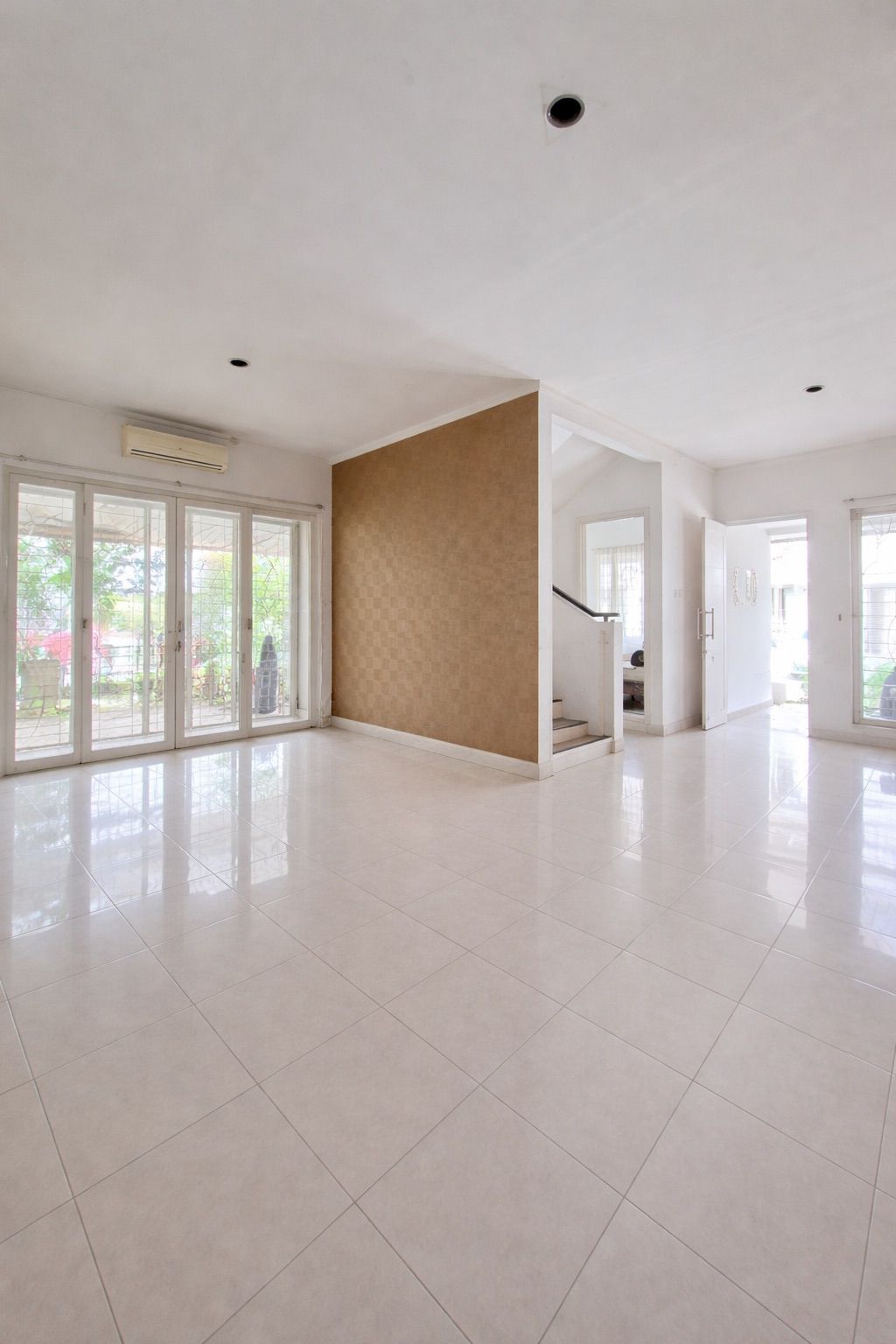 Rumah di sewakan di Bintaro sektor 9 Perumahan Emerald View