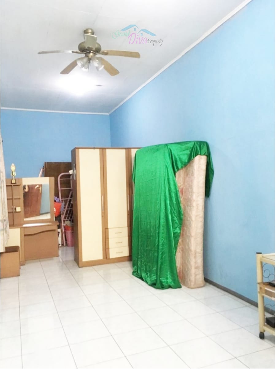 RUMAH DI CIPAYUNG JAKARTA TIMUR