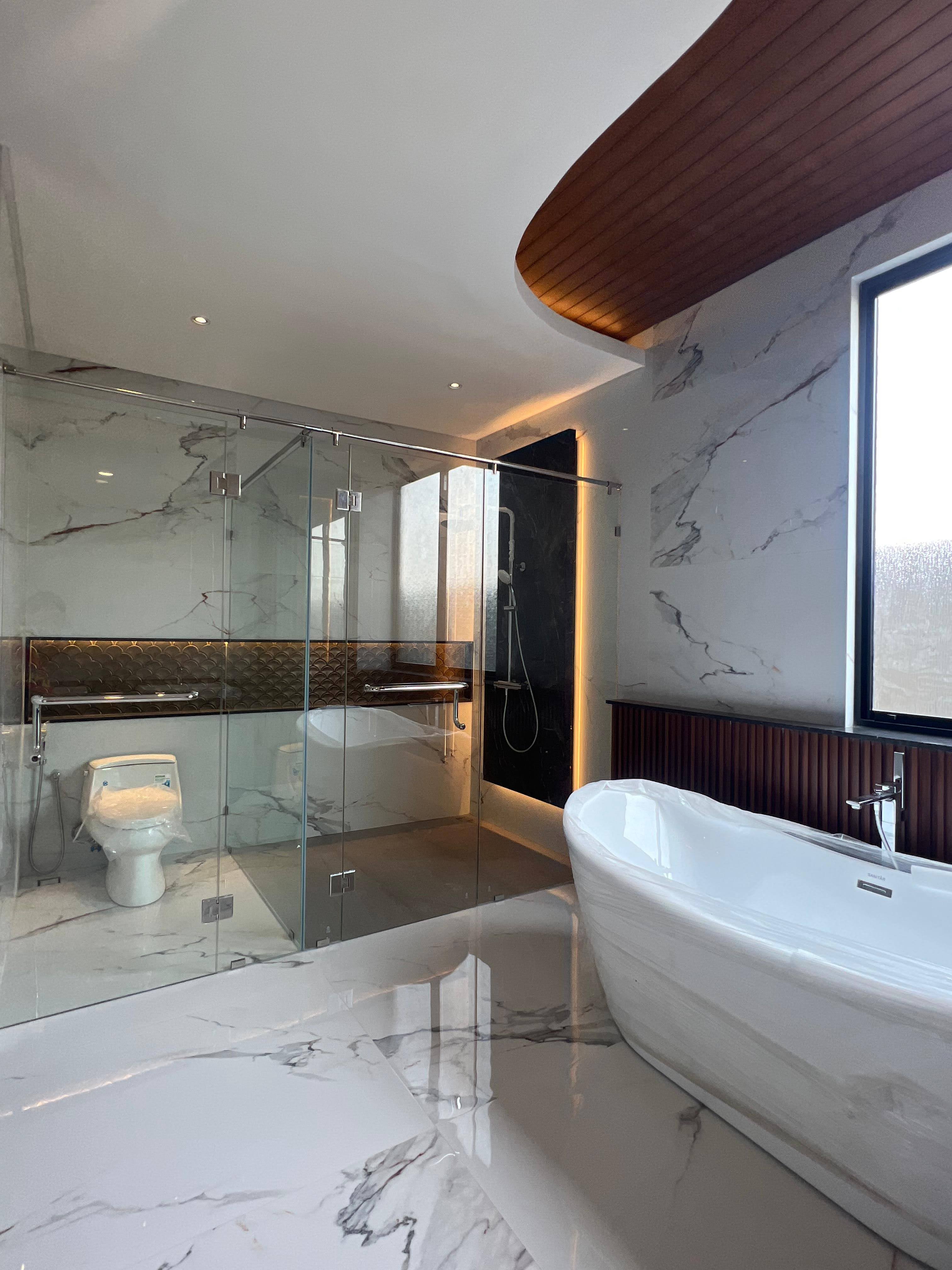 FOR SALE Rumah Mewah WATERFRONT Citraland , Surabaya Barat