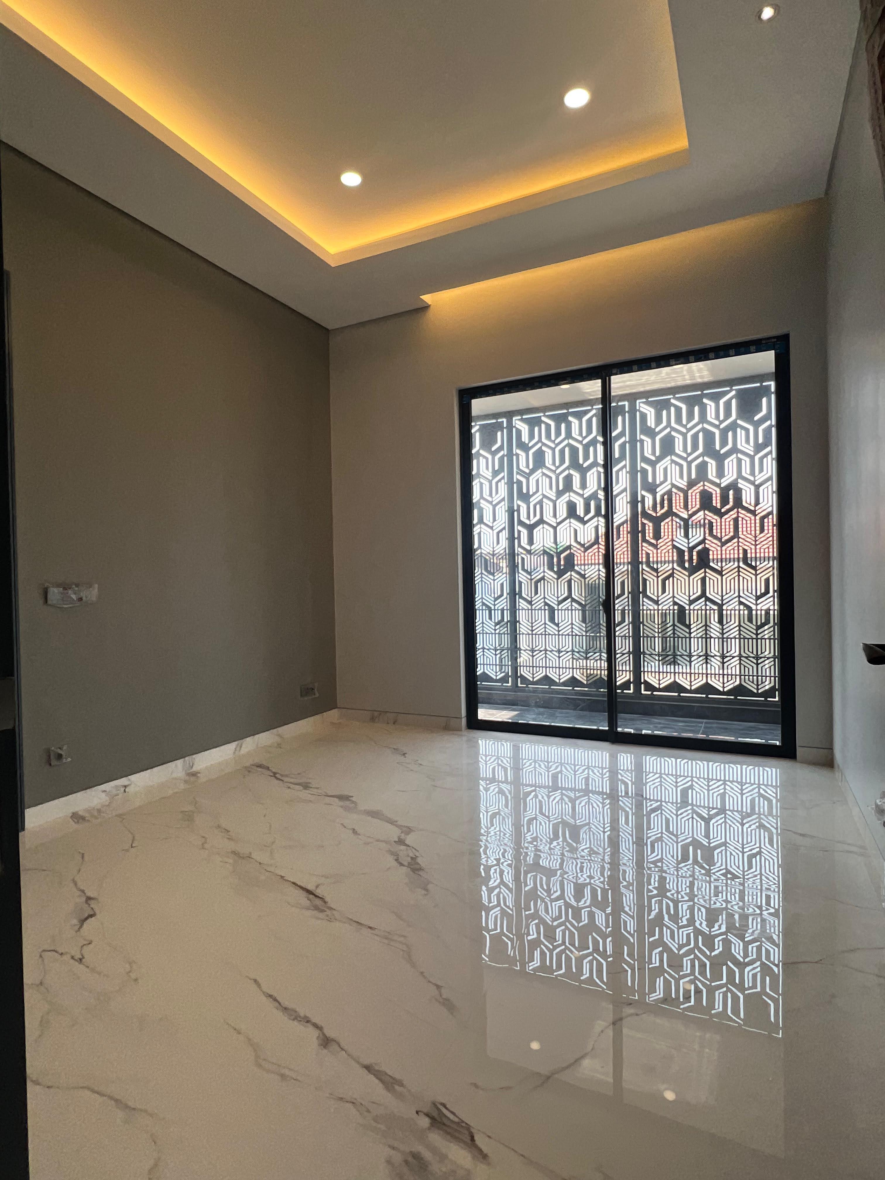 FOR SALE Rumah Mewah WATERFRONT Citraland , Surabaya Barat