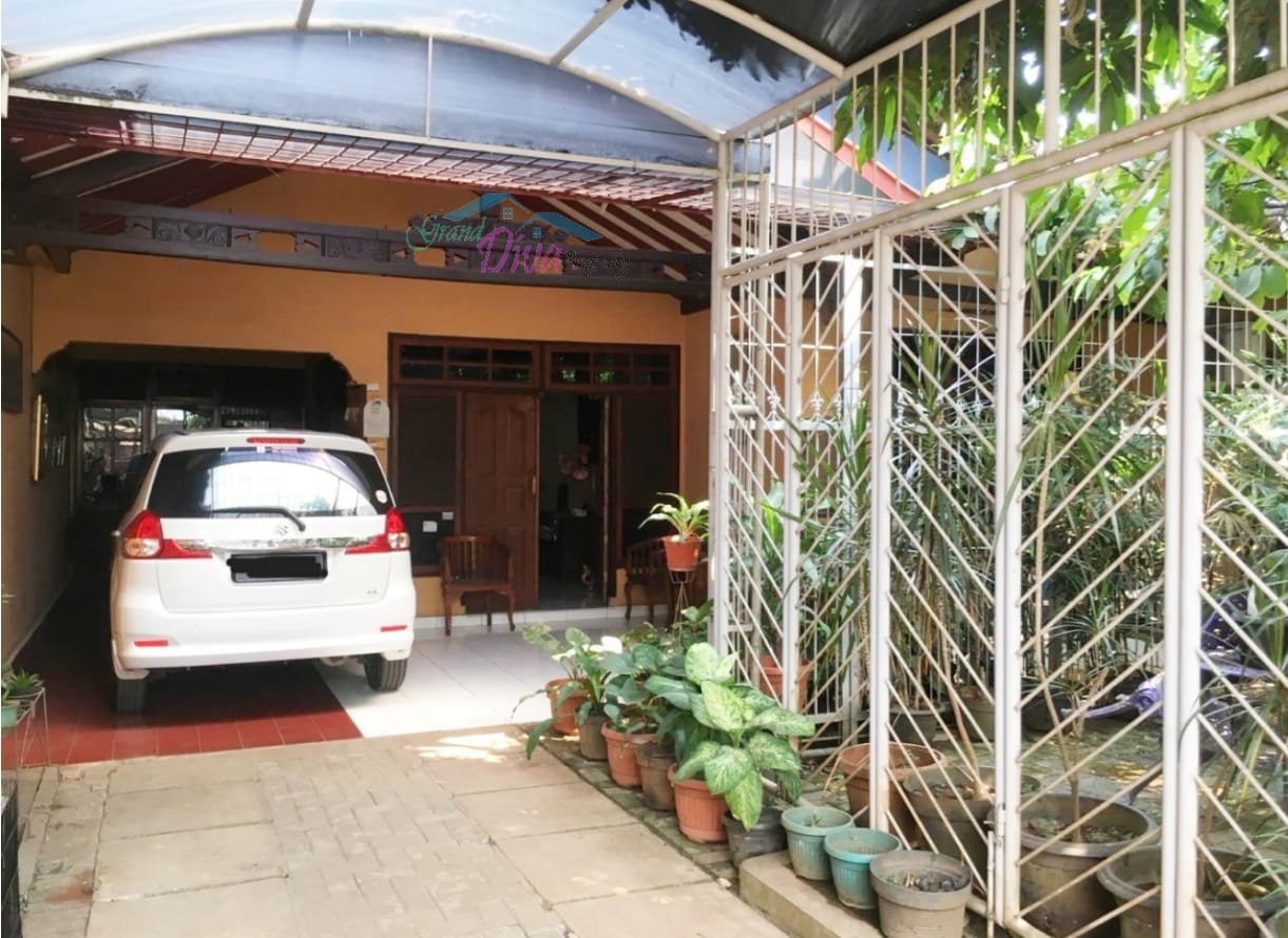 RUMAH DI CIPAYUNG JAKARTA TIMUR