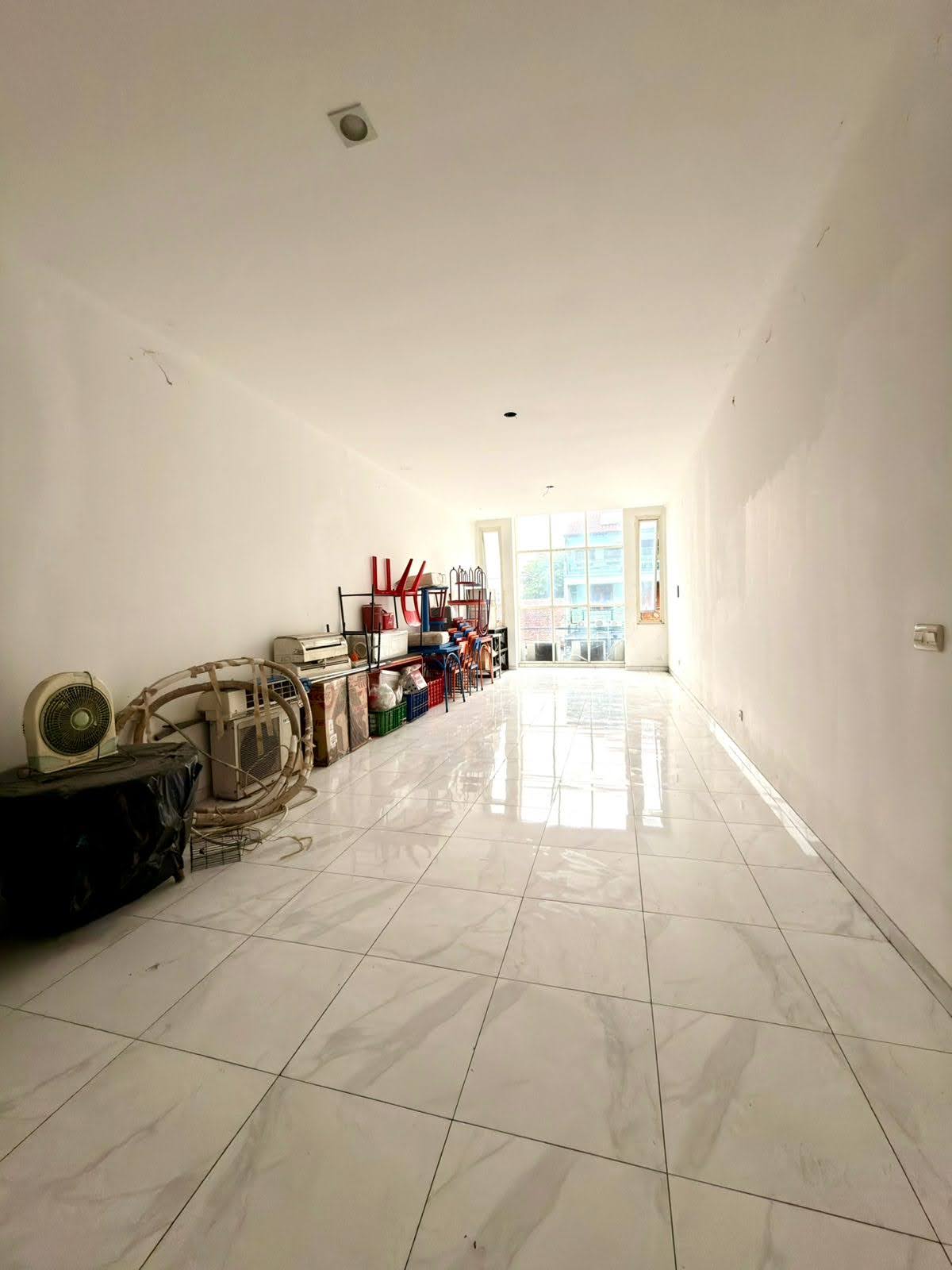 Ruko 3 Lantai KUTISARI Strategis Dekat UK Petra Siap Usaha