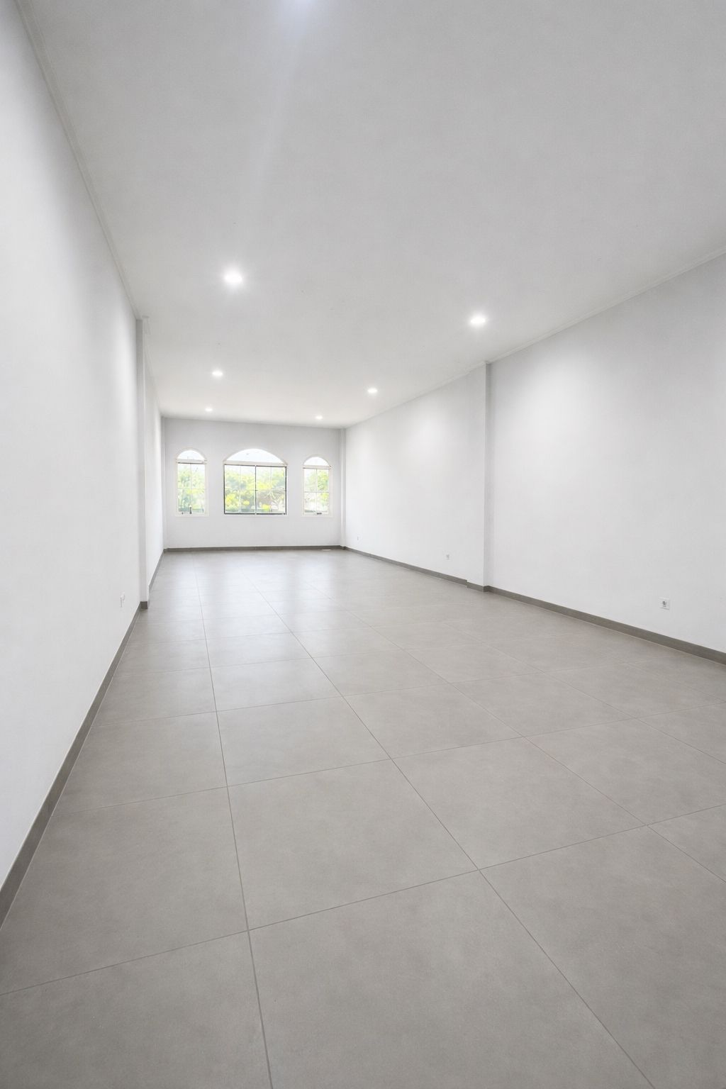 Dijual RUKAN MARINA BAY type Amsterdam Jl. Jendral Sudirman