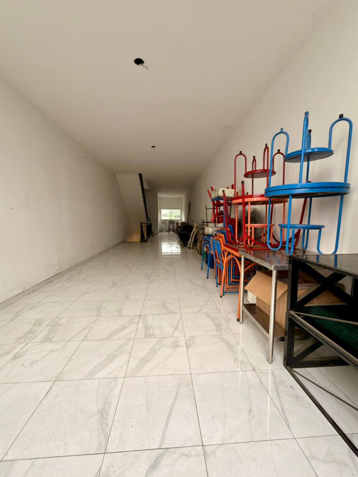 Ruko 3 Lantai KUTISARI Strategis Dekat UK Petra Siap Usaha