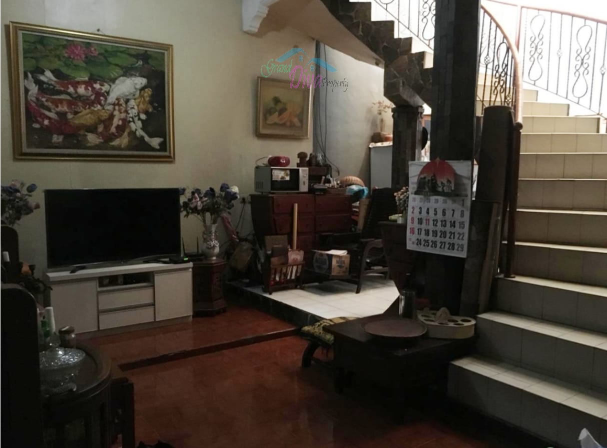 RUMAH DI CIPAYUNG JAKARTA TIMUR