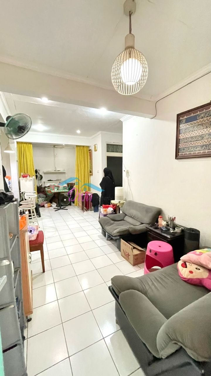 RUMAH DI PONDOK PEKAYON INDAH