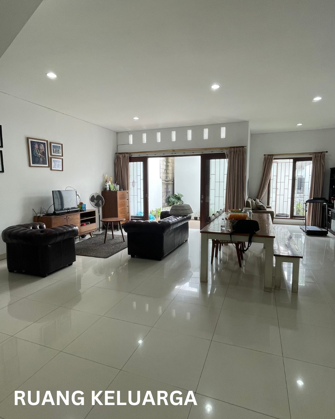 Jual Rumah Cantik di Komplek Tanjung Barat Indah, Tanjung Barat,