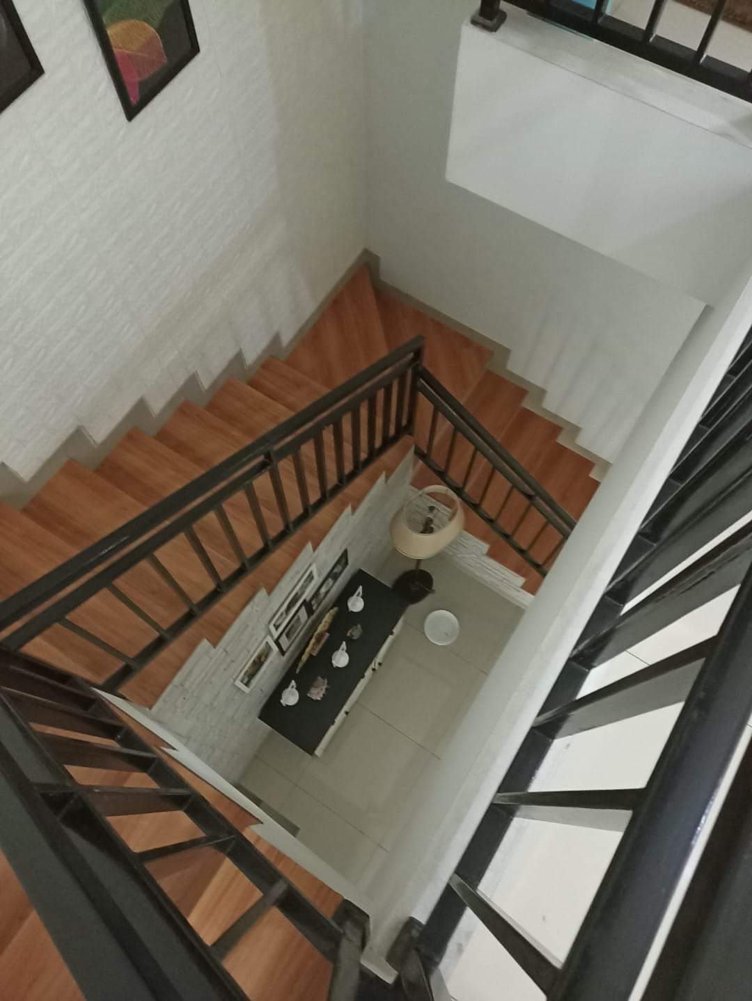 Jual Rumah Semi Furnished di Ciledug