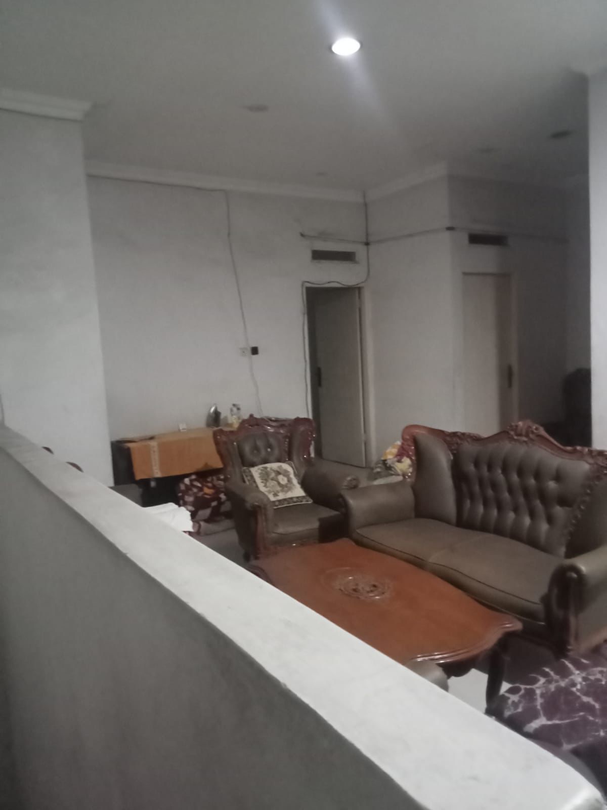 Jual rumah cantik jalan besar