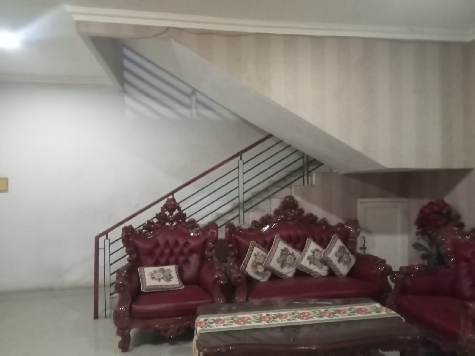 Jual rumah cantik jalan besar
