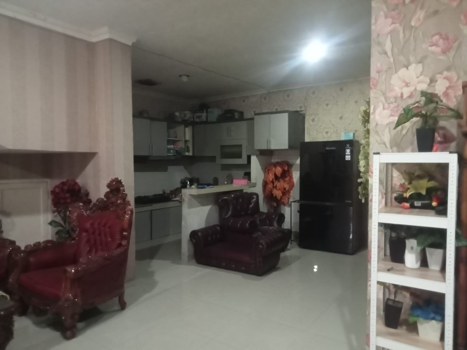 Jual rumah cantik jalan besar