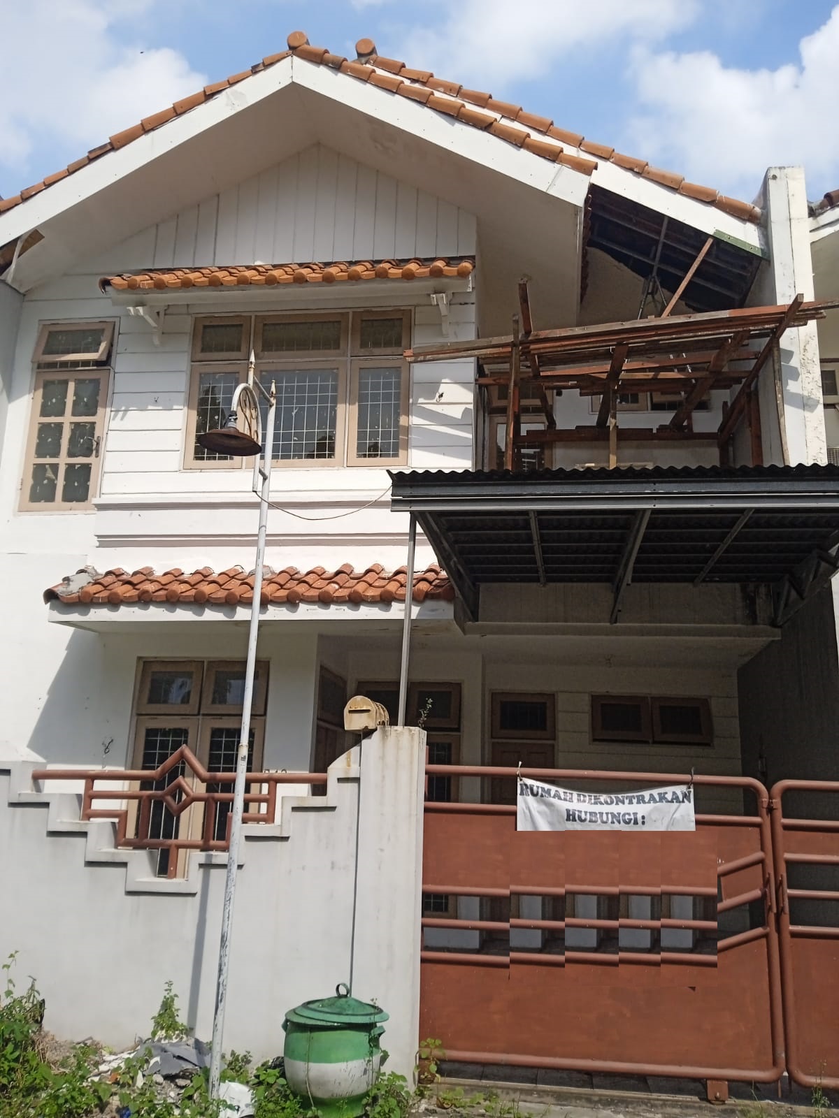 rumah disewakan graha indah gayung kebonsari surabaya