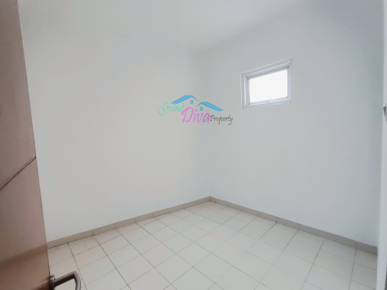 RUMAH BAGUS BARU RENOVASI DI CLUSTER THE REGENT BEKASI