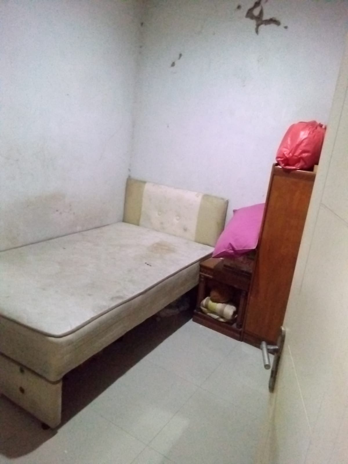 Jual rumah cantik jalan besar