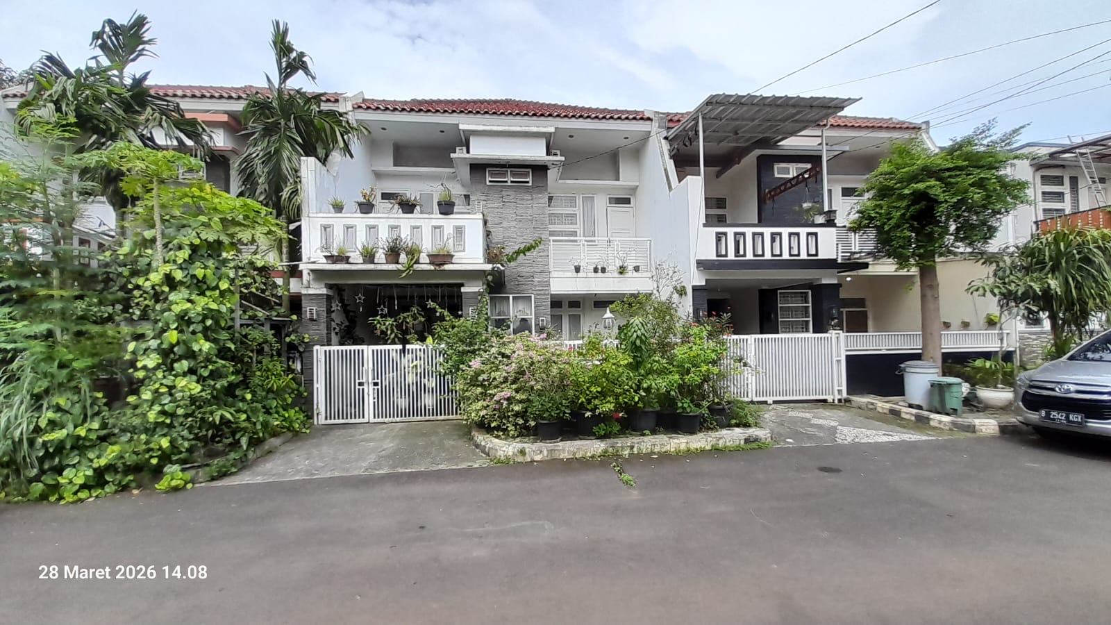 Dijual Murah Rumah Bagus 2 Lantai Sudah SHM di Perumahan Jakasam